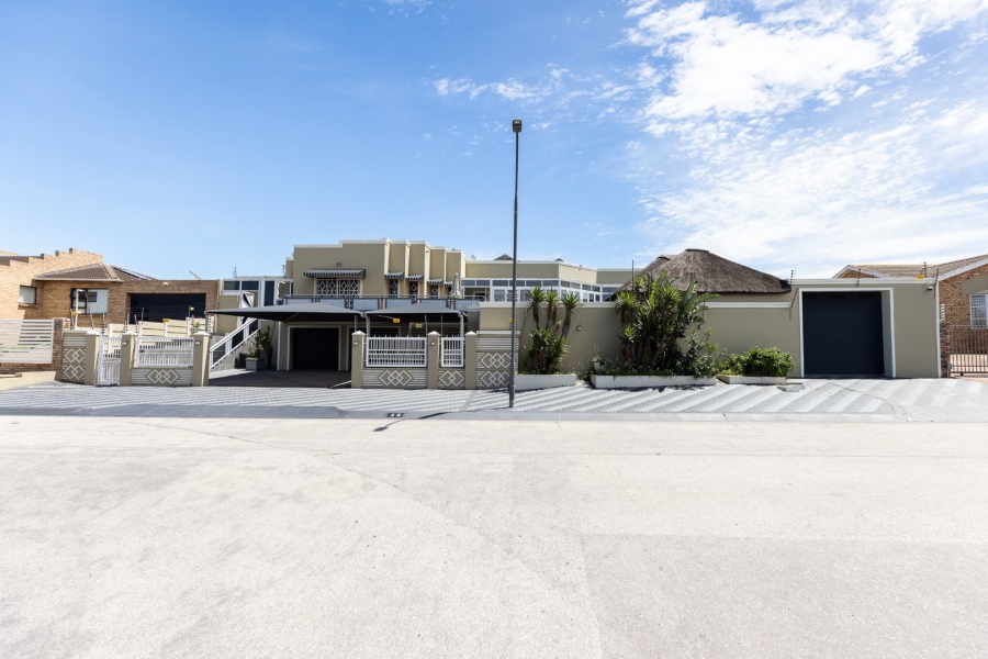 4 Bedroom Property for Sale in Bluewater Bay Eastern Cape